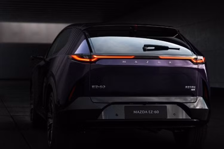 Mức cọc này đủ thấp để khuyến khích người tiêu dùng đăng ký sớm mà không cần cam kết tài chính quá lớn. Chiến lược này giúp Mazda EZ-60 nhanh chóng tạo được hiệu ứng thị trường dù chưa chính thức mở bán. Dự kiến, xe sẽ được phân phối tại Trung Quốc từ tháng 9/2025.