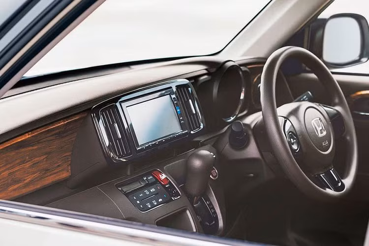 Theo Honda, N-One e: không chỉ nhắm tới nhu cầu di chuyển thực dụng trong đô thị mà còn hướng đến mục tiêu mang lại trải nghiệm lái “thuần điện” mới mẻ và thú vị.