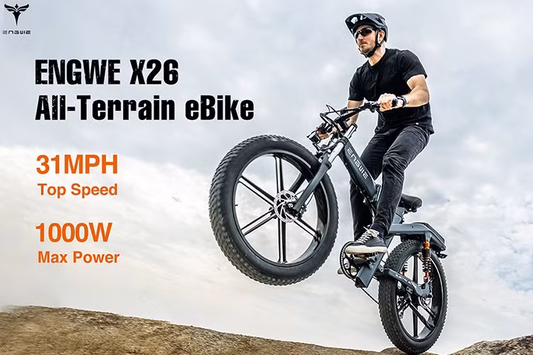 Dù nặng tới 52,5 kg, khung gấp giúp việc cất giữ dễ dàng hơn, và pin kép cho phạm vi hoạt động lên đến 150 km. Với tốc độ tối đa 50 km/h, nó lý tưởng để chất lên xe bán tải và mang đi chinh phục mọi cung đường.