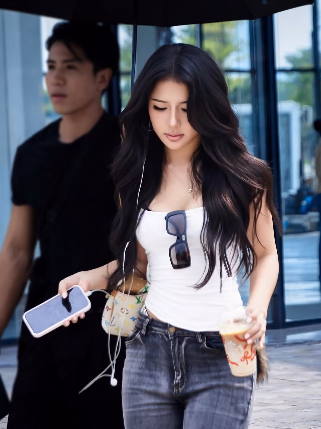 Chính sự linh hoạt trong hình ảnh giúp Xuân Ca luôn giữ được sức hút riêng giữa dàn hot TikToker đông đảo.