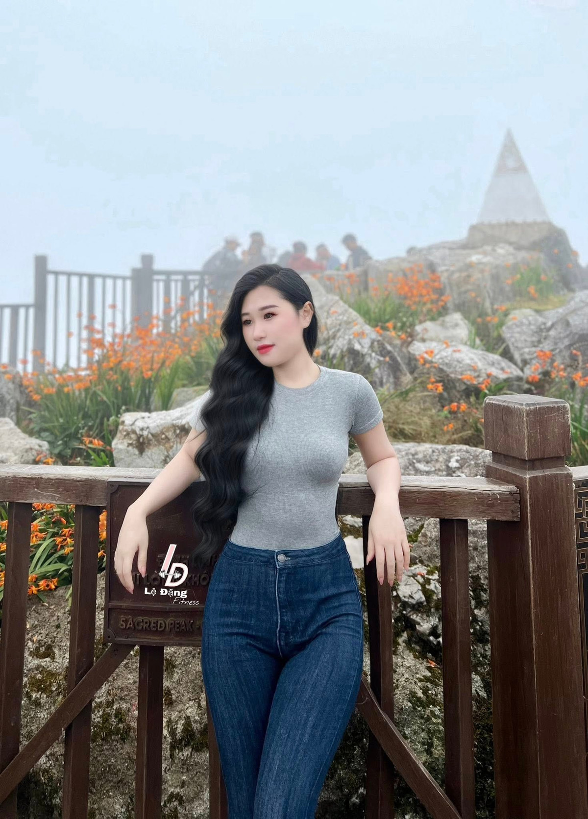 Mỗi bức ảnh đăng tải của hot girl 1,3 triệu người theo dõi đều khiến dân tình mê mẩn vì phiên bản nào cũng "cực phẩm".