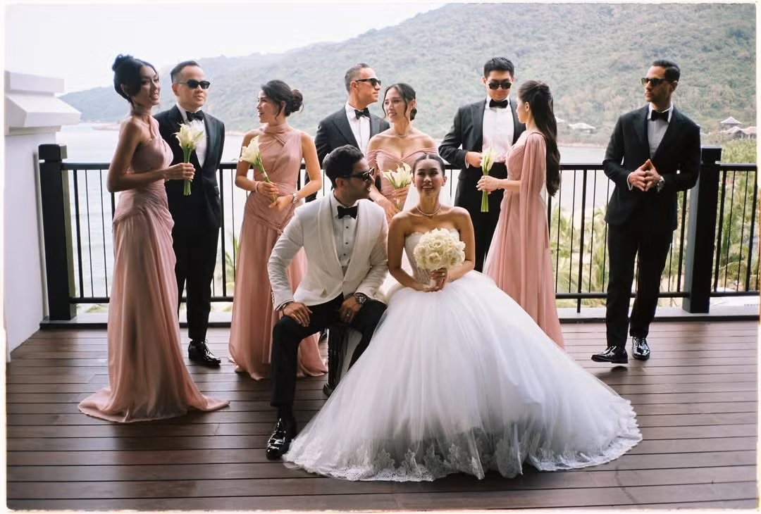 Không đơn thuần là “ái nữ nhà giàu”, Tiên Nguyễn hiện là CEO của một tập đoàn phân phối thời trang hàng đầu, trực tiếp điều hành và làm việc với nhiều thương hiệu quốc tế danh tiếng. Cô được biết đến là fashionista, influencer nổi tiếng trong giới thượng lưu Việt Nam, thường xuyên xuất hiện tại các show diễn, sự kiện ra mắt trang sức và bộ sưu tập mới của các thương hiệu xa xỉ – cũng chính là đối tác của công ty do cô quản lý.