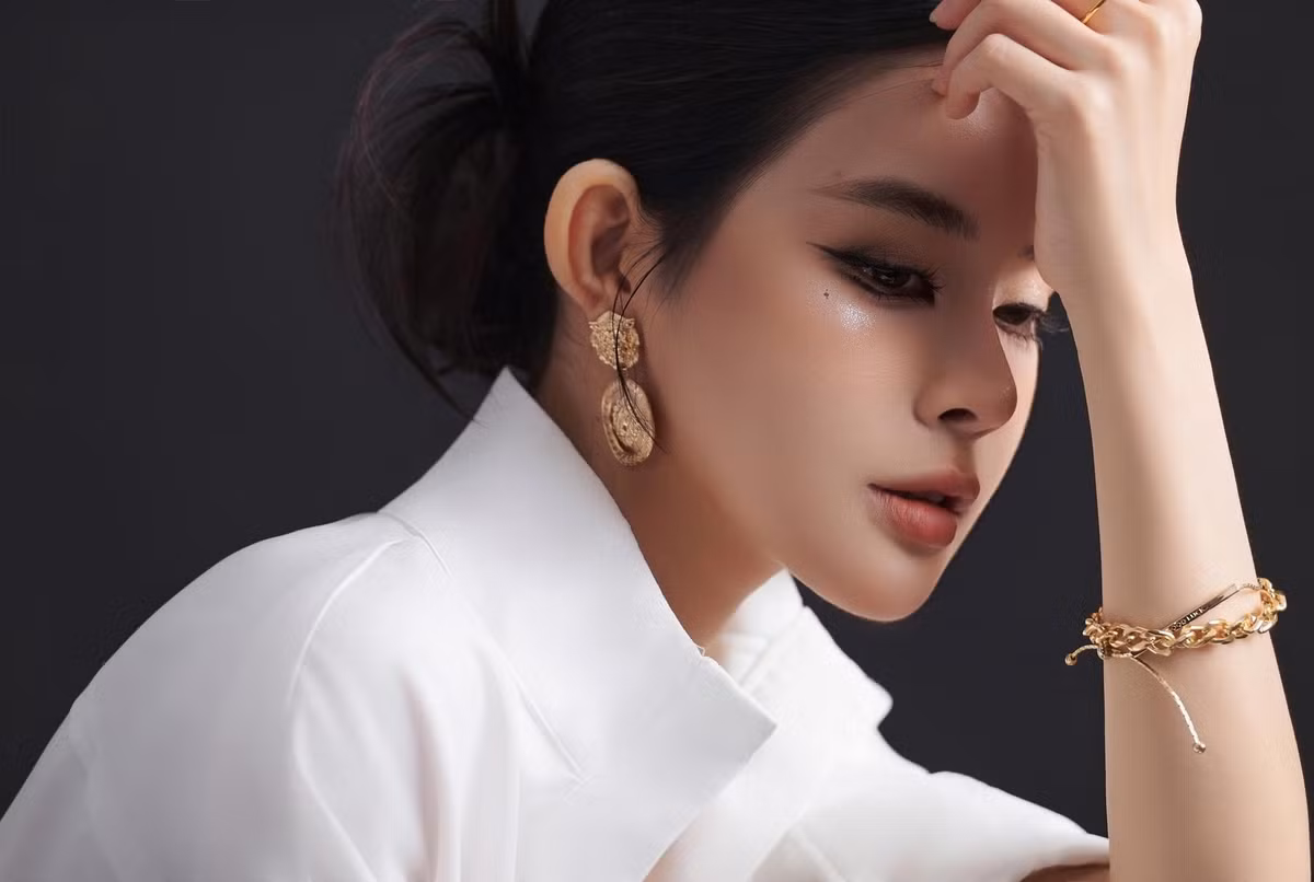 Gần đây, một số hình ảnh của bạn gái cầu thủ Vũ Văn Thanh với đôi môi sưng vù càng khiến tin đồn lan rộng.