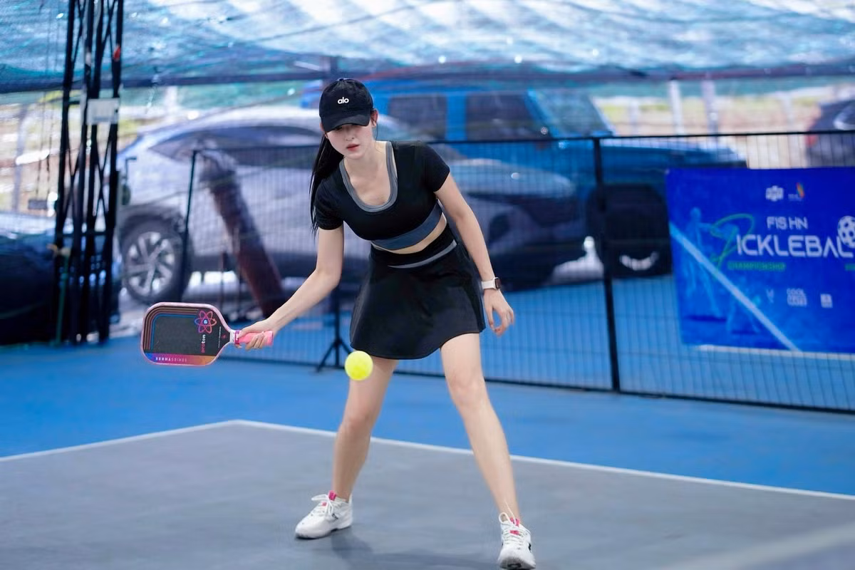 Sự xuất hiện của Huyền My được coi là một tín hiệu đáng mừng cho cộng đồng Pickleball tại Việt Nam. Vốn là một người nổi tiếng có sức ảnh hưởng, việc cô tham gia và quảng bá bộ môn này chắc chắn sẽ góp phần đưa Pickleball đến gần hơn với công chúng.