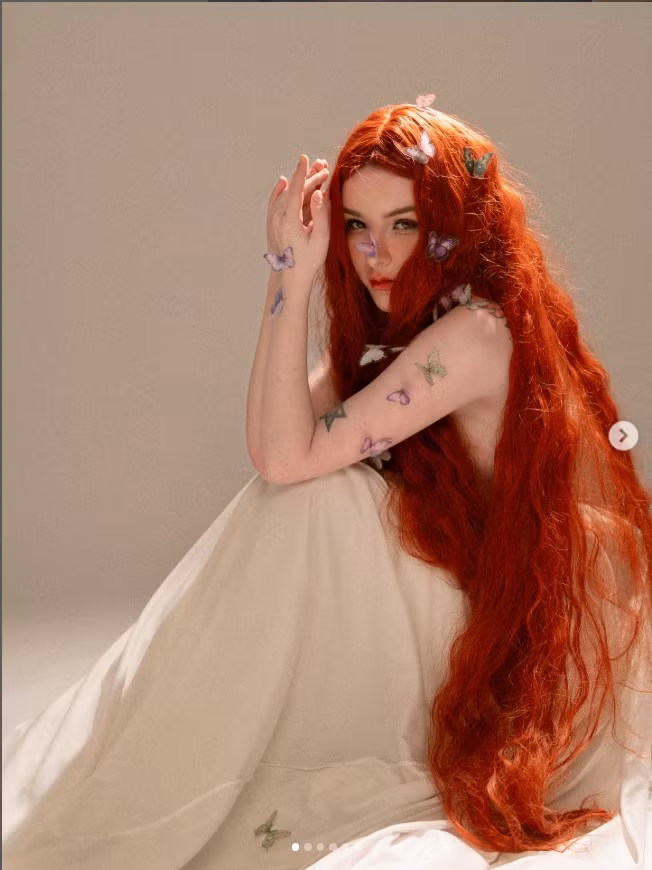 Đây được xem là một bước đột phá mới trong hình ảnh của "nữ thần tắm suối", khẳng định sự đa dạng và không ngừng làm mới bản thân của cô.