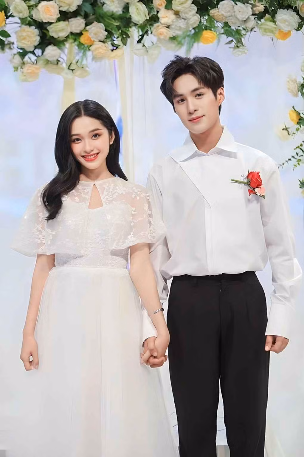 Tháng 7/2022, Otis và Karty Chang thành đôi nhờ chương trình Tỏ Tình Hoàn Mỹ. Ảnh sử dụng trong bài: Instagram nhân vật, chụp màn hình Instagram nhân vật.