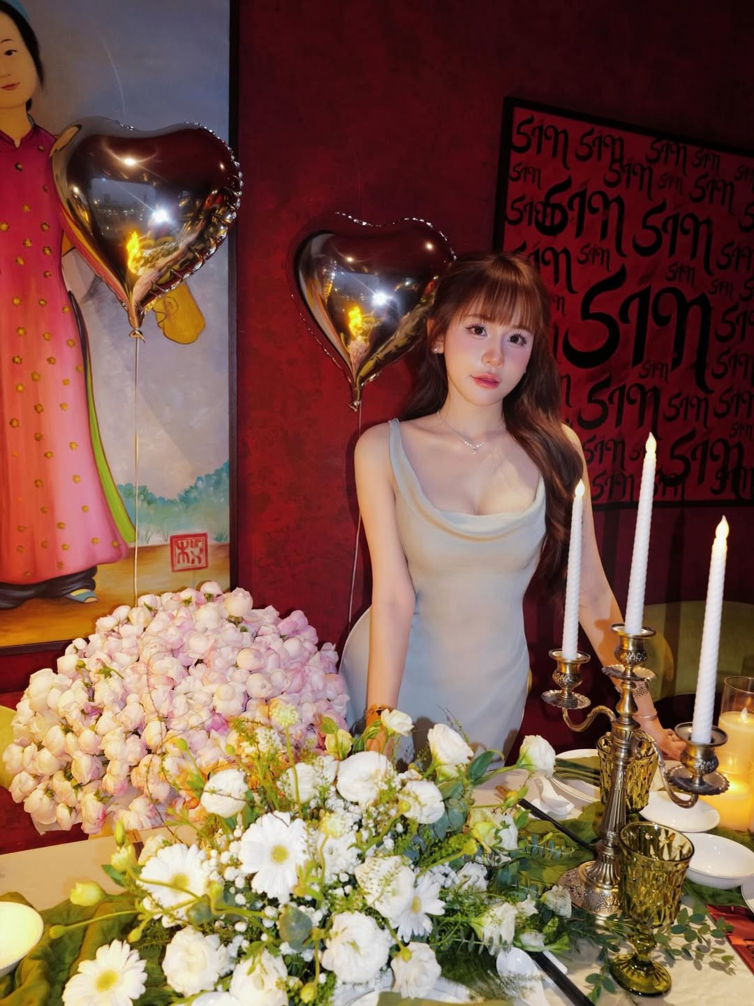 Nhiều khán giả nhận xét, hình ảnh lần này cho thấy sự trưởng thành rõ nét trong phong cách thời trang cũng như thần thái của Tuyết Anh.