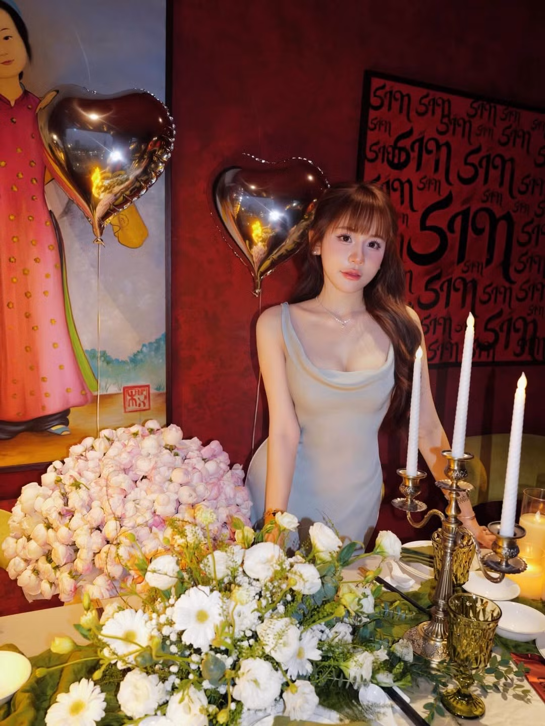 Nhiều khán giả nhận xét, hình ảnh lần này cho thấy sự trưởng thành rõ nét trong phong cách thời trang cũng như thần thái của Tuyết Anh.