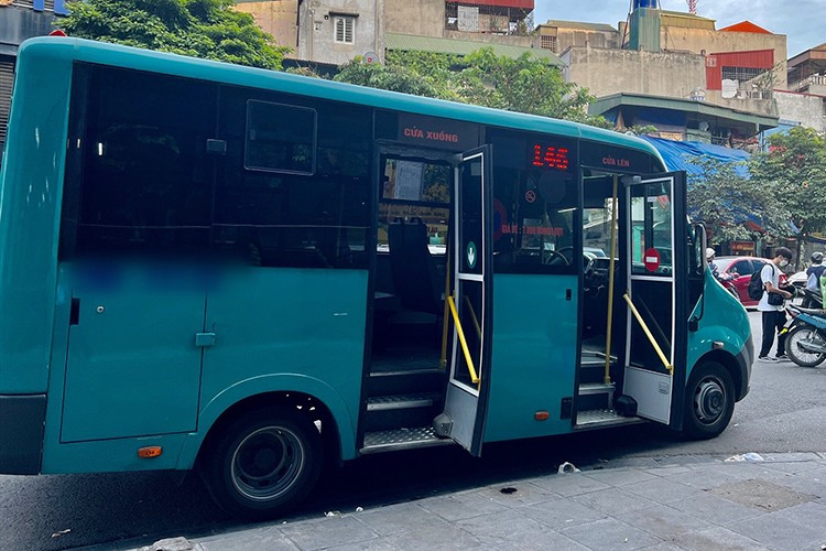 View - Cấm xe máy xăng, Hà Nội sẽ đưa buýt mini chạy trong vành đai 1 | Báo Tri thức và Cuộc sống - TIN TỨC PHỔ BIẾN KIẾN THỨC 24H