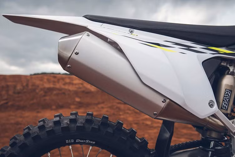 Giúp truyền tải sức mạnh vượt trội đó là bộ ly hợp Exedy mới, với khả năng chịu tải được cải thiện đáng kể. Thương hiệu tới từ Hinckley - Anh Quốc cho biết bộ ly hợp mới này mang lại cảm giác tay lái tốt hơn và khả năng chống mài mòn tốt hơn trong điều kiện đua xe liên tục.