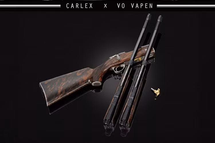 Điểm nổi bật nhất là trần xe, được chạm khắc thủ công trong hàng trăm giờ với hoa văn phức tạp, khiến chiếc G-Class này càng thêm độc đáo và ấn tượng.