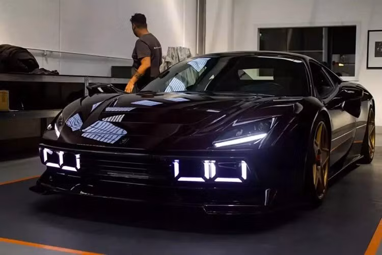 Manifattura Automobili Torino (MAT), 1 hãng chuyên phục chế các siêu xe cổ điển cũng như nhận các dự án biến siêu xe cổ điển trong "thân xác" của siêu xe hiện đại, dự án mới nhất 273 Potenza, một sáng tạo tùy chỉnh bắt mắt lấy cảm hứng từ mẫu xe biểu tượng 288 GTO của Ferrari, nhưng xác xe lại chính là Ferrari F8 Tributo.