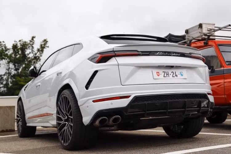 Không chỉ mang ý nghĩa tinh thần đặc biệt, biển số “ZH 24” còn rất hiếm khi chỉ nó có hai chữ số, trong khi biển số thông thường tại Thụy Sĩ thường có tới sáu chữ số.