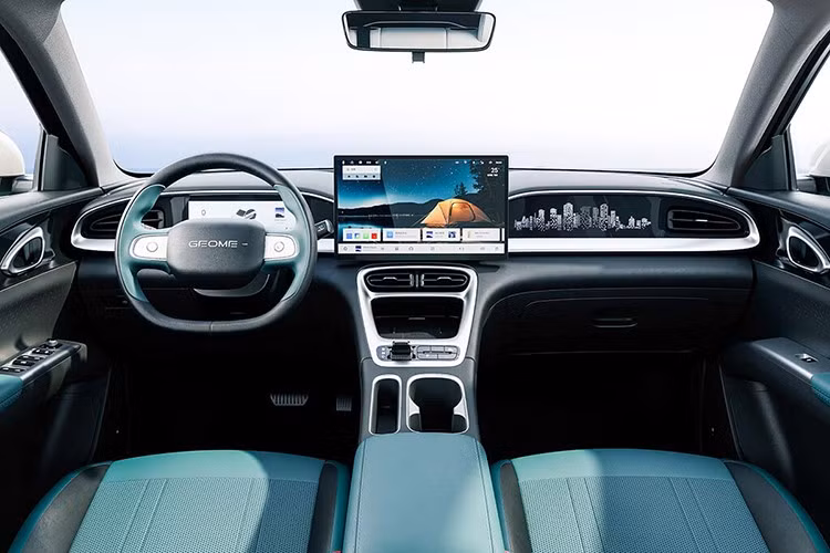 Tesla Model Y xếp thứ ba với 171.491 xe được bán ra. Dù chỉ đứng thứ ba chung cuộc, nhưng Model Y vẫn giữ vị thế là xe điện cao cấp bán chạy nhất tại Trung Quốc trong phân khúc giá từ 200.000 nhân dân tệ (khoảng 727 triệu đồng) trở lên.