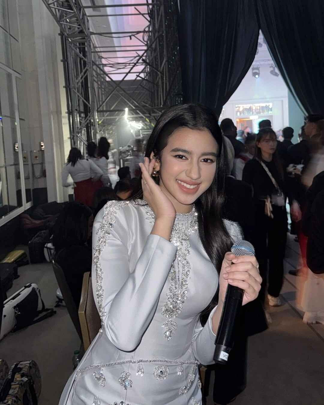 Công chúa Norodom Jenna là một trong những thành viên trẻ tuổi nổi bật của Hoàng gia Campuchia. Cô sinh năm 2012 tại Paris, có bố là người Pháp, mẹ là công chúa Norodom Bupphary, cụ cố là cố Quốc vương Norodom Sihanouk. Cô cùng gia đình về Campuchia năm 2015.