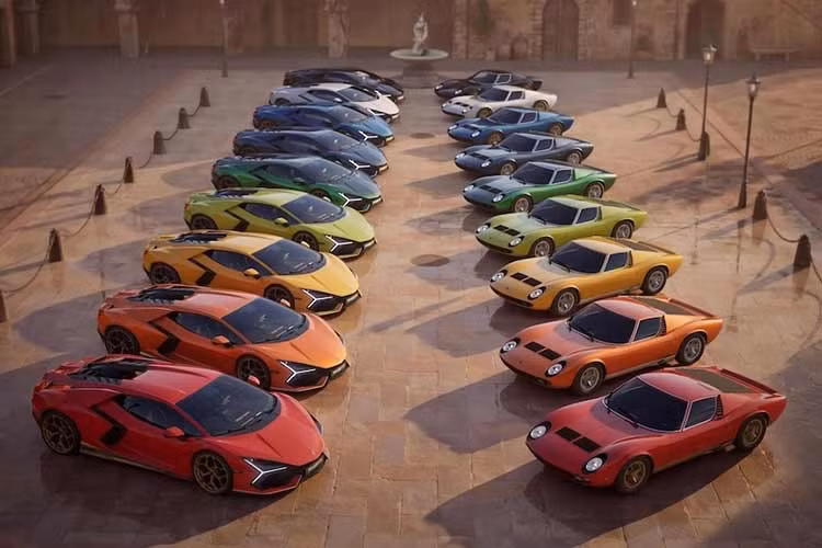 Lamborghini đang kỷ niệm 60 năm ngày ra mắt Miura với một phiên bản đặc biệt mới có tên - Lamborghini Revuelto Miura 60° Homage. Phiên bản này sẽ ra mắt tại Tuần lễ xe hơi Monterey và chỉ được sản xuất giới hạn 99 chiếc.