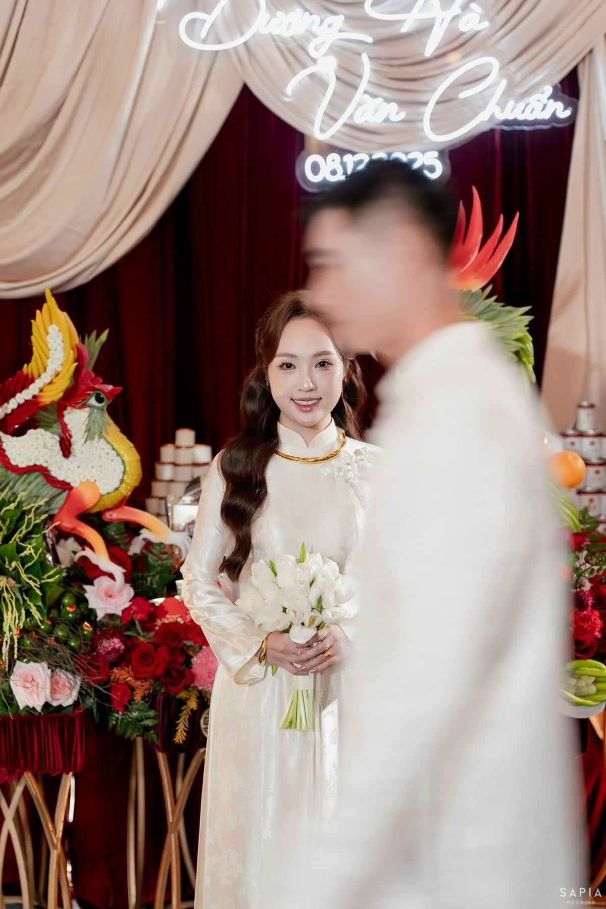 Điểm nhấn của câu chuyện tình đẹp như mơ này là chuyến du lịch châu Âu vào giữa năm 2024. Tại Paris, Quan Văn Chuẩn đã trao nhẫn cầu hôn Dương Hà.