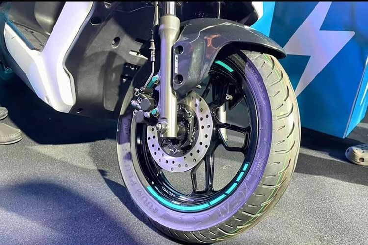 Trải nghiệm vận hành trên EC-06 được cá nhân hóa thông qua ba chế độ lái bao gồm Eco, Standard và Power, bên cạnh chế độ lùi giúp việc đỗ xe trong không gian hẹp trở nên thuận tiện hơn.