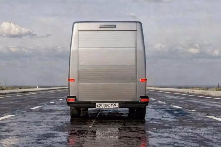 Sự tự tin của Russo-Balt vào chất lượng chế tạo được đẩy lên mức cao nhất khi họ đưa ra chế độ bảo hành thân xe kỷ lục lên đến 100 năm, một con số chưa từng có tiền lệ.