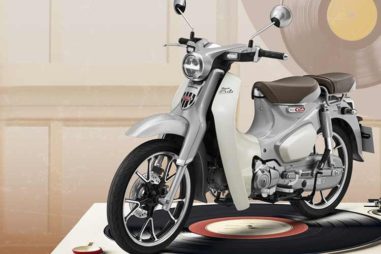 Ra mắt lần đầu vào năm 2018, Super Cub C125 được phát triển dựa trên cảm hứng từ Super Cub C100 huyền thoại - mẫu xe đặt nền móng cho thành công toàn cầu của Honda trong phân khúc xe số phổ thông.