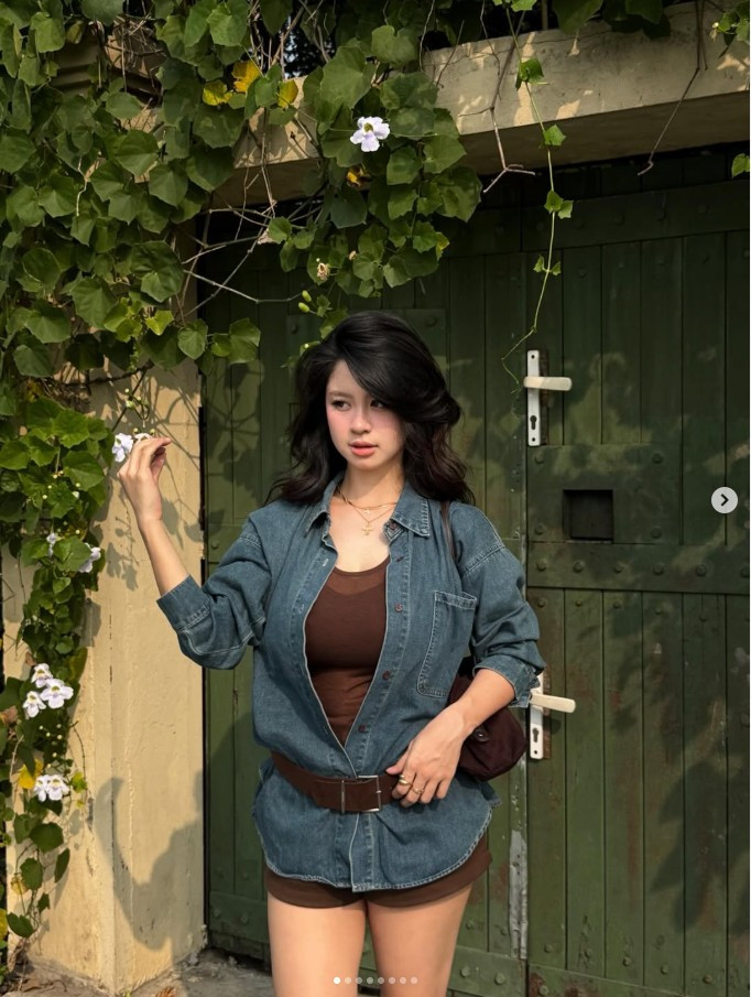 Sau khi ổn định cuộc sống riêng và lên chức mẹ, Hàn Hằng có sự thay đổi rõ rệt trong cách nhìn nhận cuộc sống. Cô hạn chế chia sẻ đời tư ồn ào, thay vào đó là những khoảnh khắc nhẹ nhàng, tích cực. Mối quan hệ của Hàn Hằng với Trang Lou cùng hội bạn thân Emily Nguyễn – BigDaddy cũng được nhận xét là vô cùng gắn bó, cho thấy cô đã tìm được sự cân bằng và bình yên sau nhiều năm sóng gió.