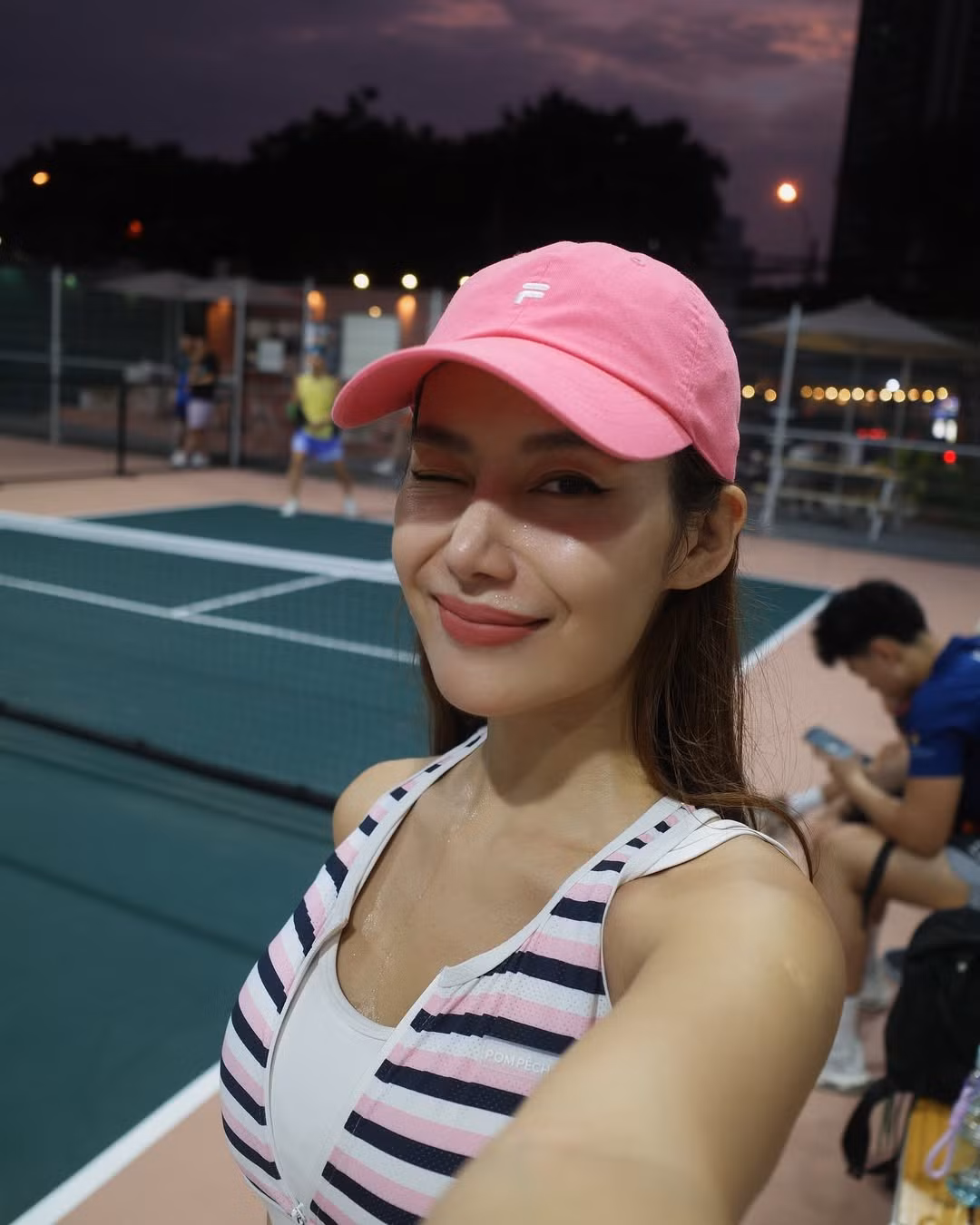 Sở hữu thân hình đẹp, Milan Phạm không ngần ngại diện trang phục khoe trọn vóc dáng.