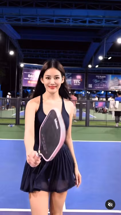 Người đẹp 9X đầu tư khá chỉnh chu cho clip này và ngay lập tức nhận về được lời khen từ netizen.