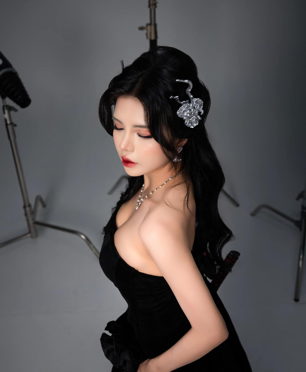 Mai Dora tham gia diễn xuất và một số hoạt động nghệ thuật khác. Cuối năm 2023, nữ MC này đã kết hôn với Văn Tùng - BLV nổi tiếng của LMHT và đây là một trong những cặp đôi tài sắc có tiếng của cộng đồng Esports.