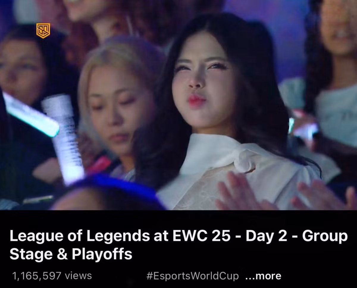 Mới đây, cộng đồng game thủ Việt Nam đã không khỏi xôn xao khi phát hiện khoảnh khắc MC Mai Dora lọt vào ống kính máy quay trên sóng trực tiếp của Esports World Cup.