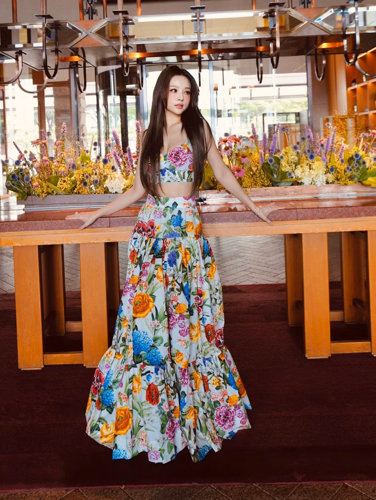 Kèm theo hình ảnh, khi đó 'phú bà' làng hot girl Việt chia sẻ: "Ai tìm 'Huyền baby girl phố' 10 năm về trước vậy? Hôm nay Capcut giật giật luôn".