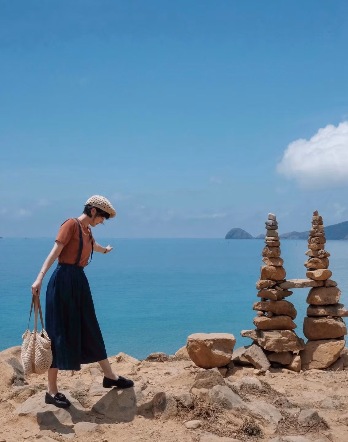 Đặc biệt, thần thái trong trẻo và đôi mắt biết cười của Hải Tú chính là điểm nhấn khiến người xem không thể rời mắt.