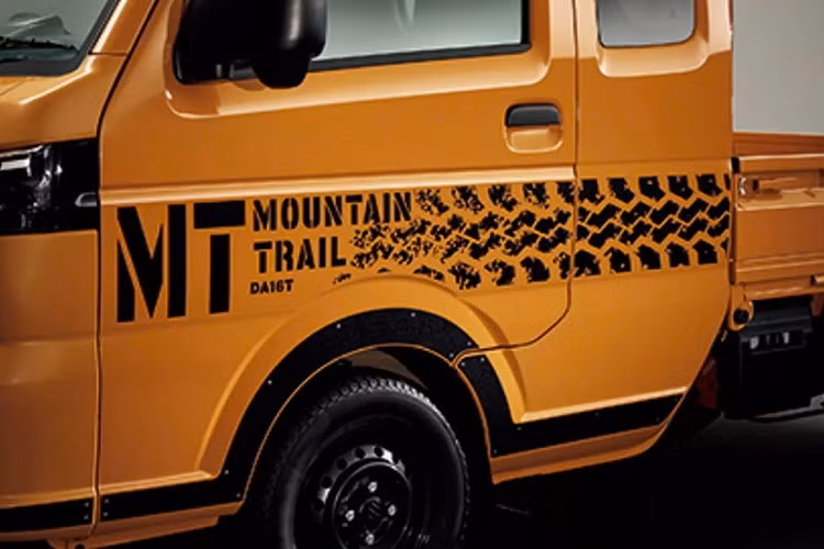 Cụ thể, Suzuki Carry và Super Carry 2026 sẽ tiếp tục được cung cấp với nhiều cấu hình xe thương mại hạng nhẹ chuyên dụng (xe ben, xe bán đồ ăn, xe nâng hàng, xe đông lạnh, xe vệ sinh và một số cấu hình khác).