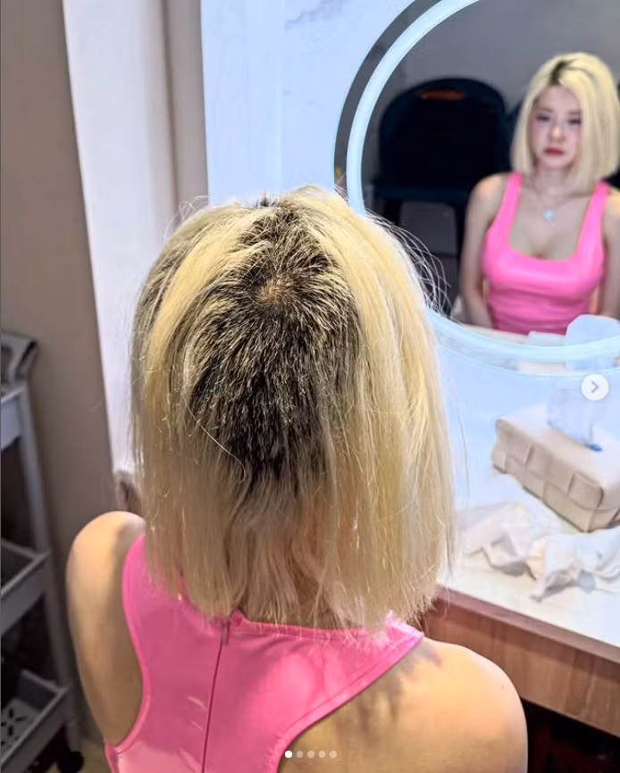 Vụ việc bắt đầu khi DJ SODA chia sẻ trên Instagram cá nhân rằng mái tóc dày và khỏe của cô đã bị hư tổn nặng nề, "cháy" từ gốc và rụng từng mảng lớn sau một lần tẩy tóc.