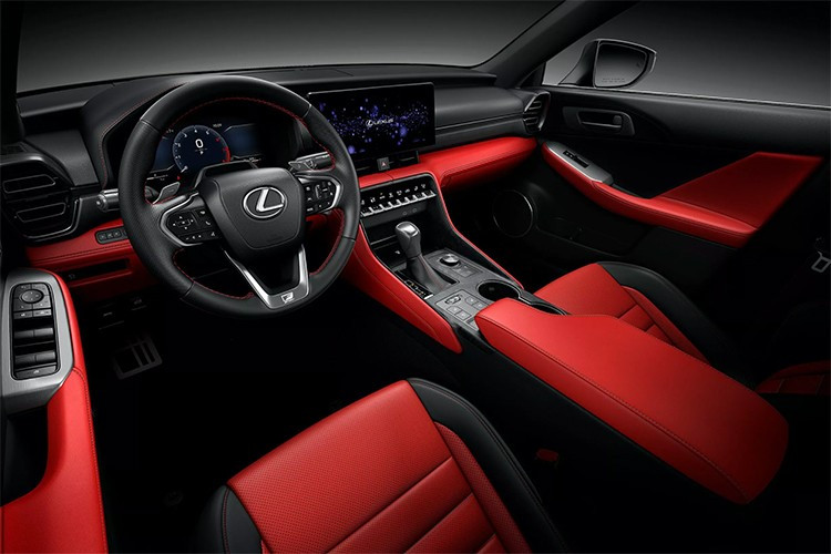 Lexus cũng giới thiệu gói Special Appearance giới hạn cho 350 chiếc IS 350 F Sport đầu tiên tại Mỹ. Xe sở hữu màu sơn trắng mờ Hakugin White kết hợp nội thất hai tông màu trắng – đen, hoặc đỏ - đen.