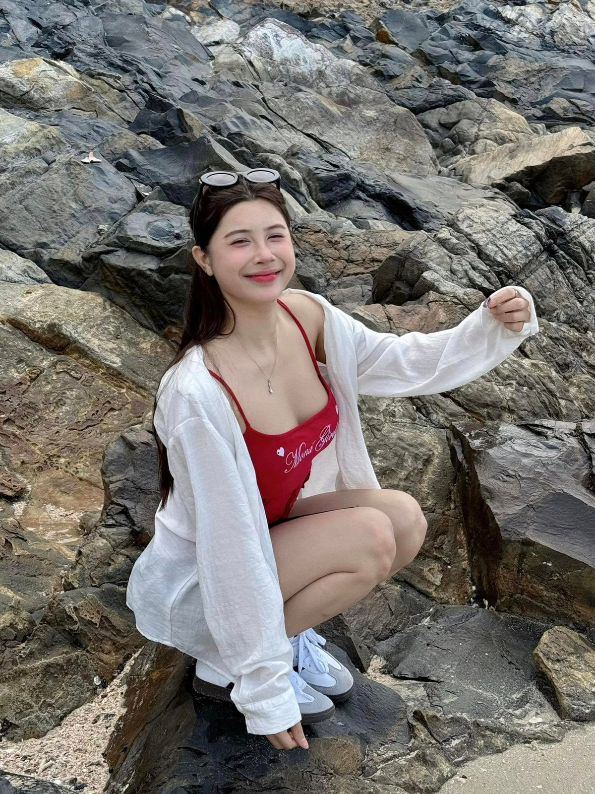 Nhiều người bày tỏ sự ngưỡng mộ đối với vóc dáng và sự kiên trì của Diễm Quỳnh Ami. Một số người cho rằng, việc cô chia sẻ những bức ảnh như vậy giúp truyền cảm hứng cho nhiều người trong việc duy trì lối sống lành mạnh và yêu thương bản thân.