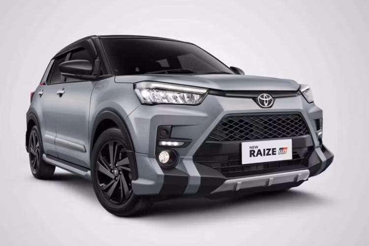 Toyota Indonesia vừa chính thức giới thiệu phiên bản nâng cấp của Toyota Raize 2026. Lần đổi mới này tập trung chủ yếu vào việc củng cố đặc tính thể thao cho các biến thể sử dụng động cơ tăng áp 1.0T, đặc biệt là dòng GR Sport với những tinh chỉnh mang đậm dấu ấn Gazoo Racing. T