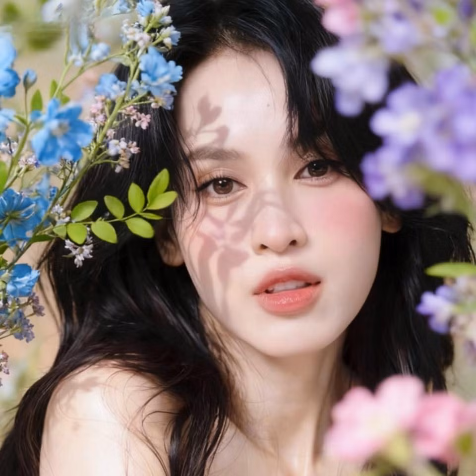 Lê Tú Vi là gương mặt quen thuộc với khán giả truyền hình, đặc biệt tại khu vực phía Nam. Cô để lại nhiều dấu ấn qua các bộ phim như Đâu Phải Chia Ly, Cổng Mặt Trời, Vị Yêu và hàng loạt chương trình truyền hình của HTV.