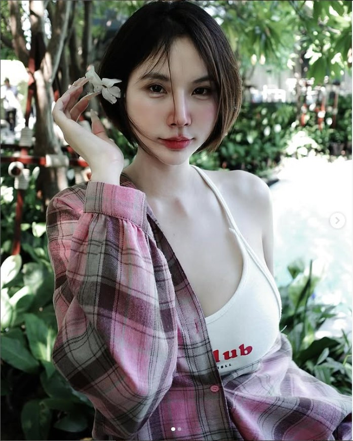 Eve không chỉ là một gương mặt "đẹp để ngắm", mà còn là người biết cách sử dụng hình ảnh cá nhân để kinh doanh những sản phẩm thời trang.