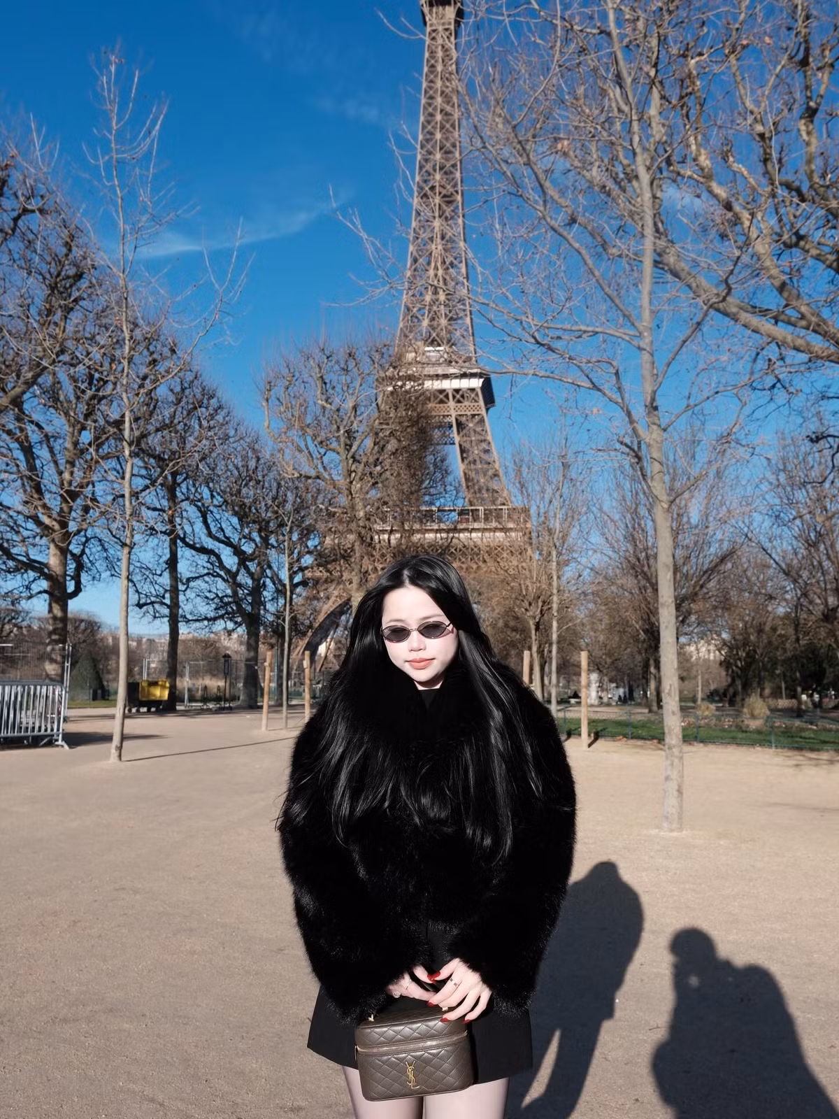 Nhiều cư dân mạng nhận xét loạt ảnh lần này của cô có chất “fashionista du lịch châu Âu” rõ nét, không chỉ đơn thuần là ảnh check-in mà còn giống một bộ ảnh thời trang được đầu tư chỉn chu.