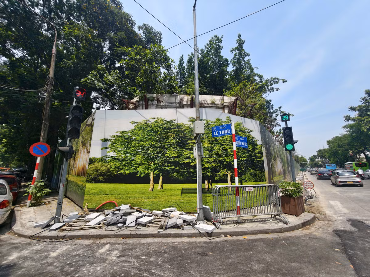 Góc phố Lê Trực - Nguyễn Thái Học của công trình 61 Trần Phú.