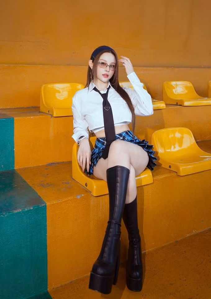 Năm 2011, Huyền Baby cùng Hạnh Sino và Emily thành lập nhóm nhạc mang tên B.Sily. Tuy nhiên, chỉ sau 1 năm, nhóm tan rã, mỗi người theo đuổi một con đường riêng. Huyền Baby đóng phim, làm mẫu ảnh.