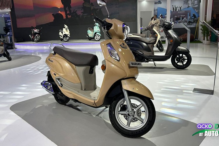 Mức giá xe Suzuki Access 2025 bán ra tại thị trường Ấn Độ có mức khởi điểm từ 88.036 rupee (tương đương khoảng gần 27 triệu đồng), đây được xem là đối thủ của Honda Lead đang bán tại Việt Nam nhưng có gì "mềm" hơn.