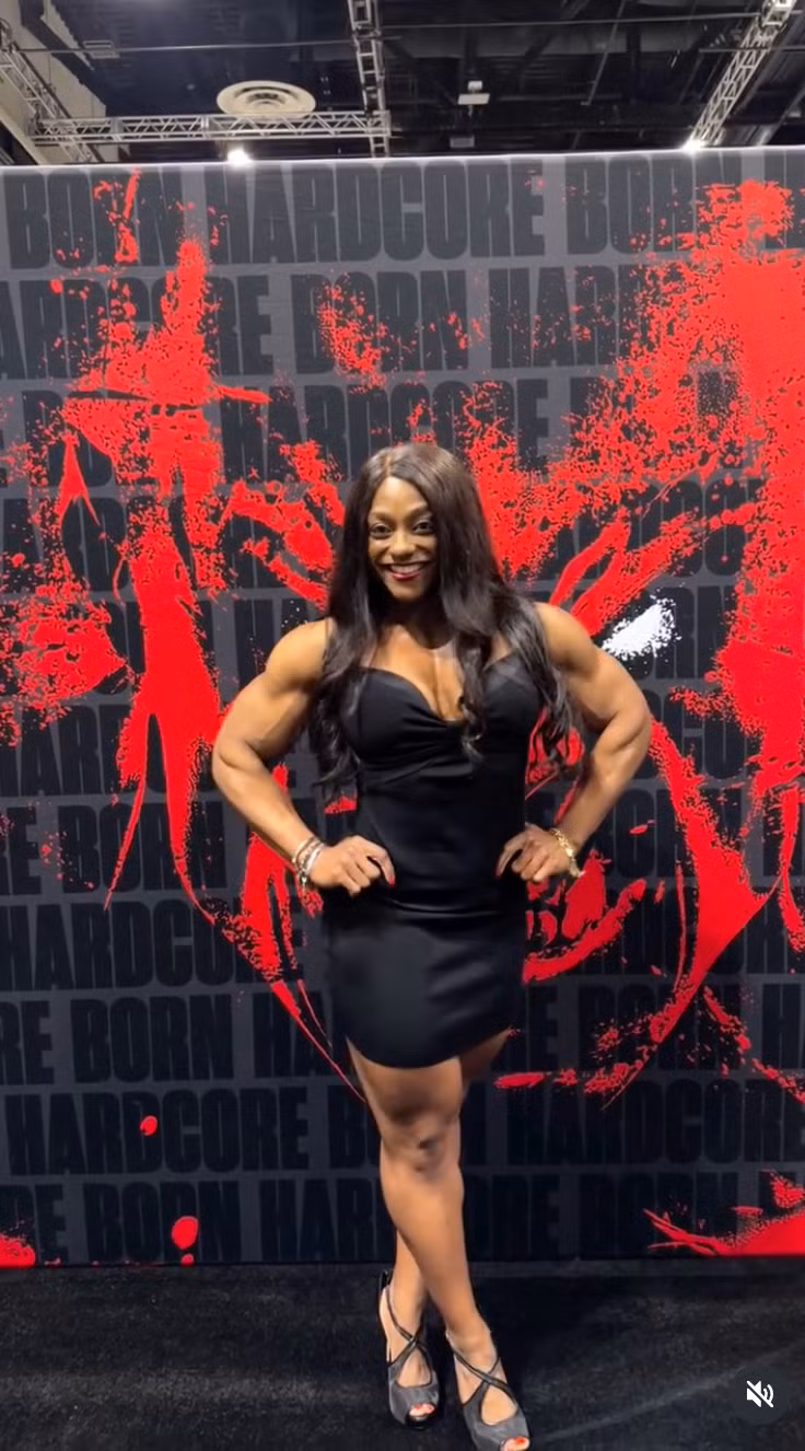 Nhắc đến những mỹ nhân cơ bắp quyền lực, không thể bỏ qua Andrea Shaw – người phụ nữ đã 3 lần liên tiếp giành ngôi vô địch tại giải Ms. Olympia, đấu trường lớn nhất của thể hình nữ toàn cầu.