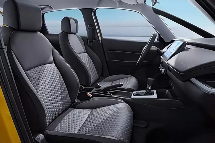 Trang bị tiện nghi của Honda Jazz 2026 dành cho thị trường Trung Quốc vẫn rất cơ bản với ghế nỉ, hệ thống âm thanh chỉ 2 loa và hầu như không có các công nghệ hỗ trợ lái nâng cao. Honda cũng chưa xác nhận liệu ghế Magic Seats với khả năng gập linh hoạt có xuất hiện trong Jazz mới hay không.