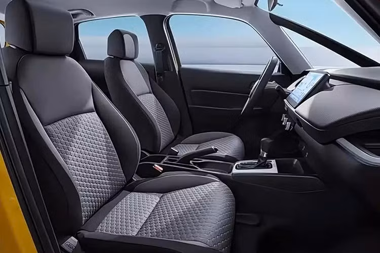 Trang bị tiện nghi của Honda Jazz 2026 dành cho thị trường Trung Quốc vẫn rất cơ bản với ghế nỉ, hệ thống âm thanh chỉ 2 loa và hầu như không có các công nghệ hỗ trợ lái nâng cao. Honda cũng chưa xác nhận liệu ghế Magic Seats với khả năng gập linh hoạt có xuất hiện trong Jazz mới hay không.