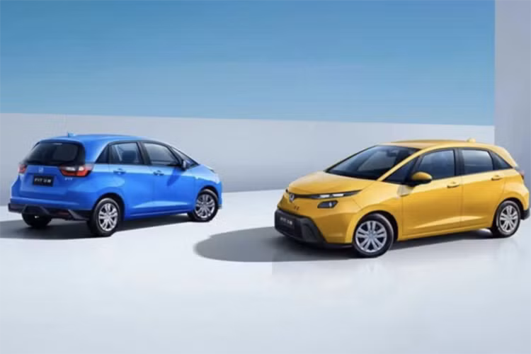 Honda vừa tung ra phiên bản nâng cấp giữa vòng đời của dòng xe Fit hay còn gọi là Jazz 2026 tại thị trường Trung Quốc. Mẫu xe lắp ráp tại Trung Quốc này có giá bán được giảm rất sâu và sản lượng bị giới hạn chỉ 3.000 chiếc.