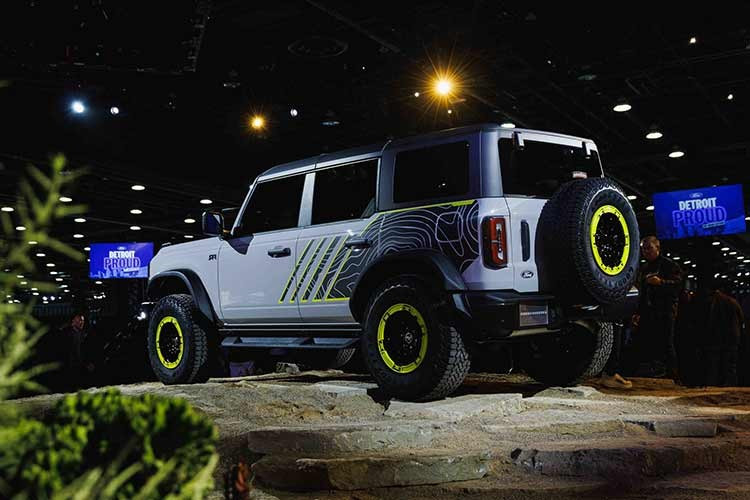 Ford Bronco RTR 2027 chưa công bố giá bán. Tuy nhiên, hãng cũng xác nhận giá của nó sẽ thấp hơn phiên bản Badlands Sasquatch, hiện đang có giá khởi điểm hơn 58.000 USD (đã bao gồm phí vận chuyển).