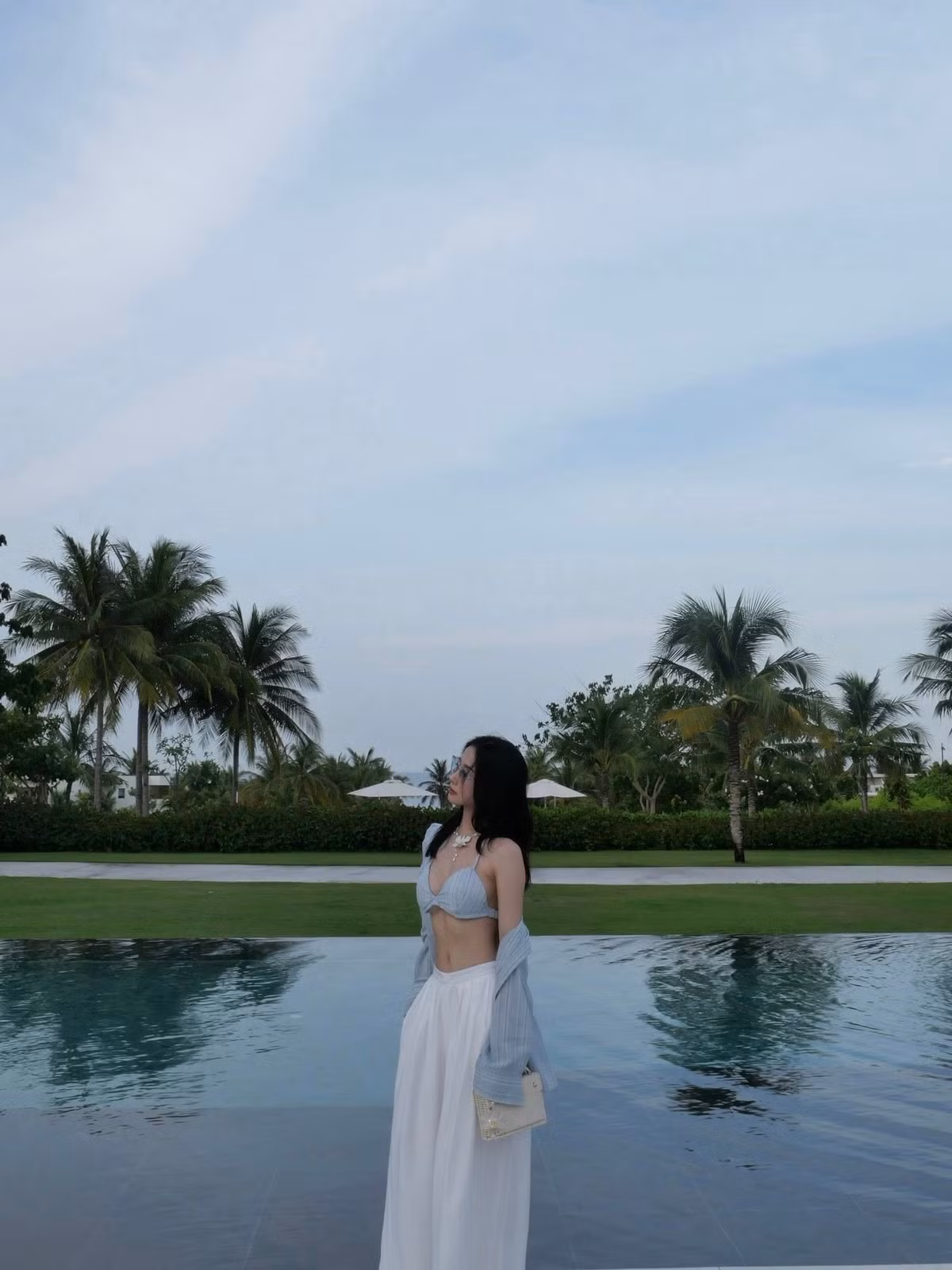 Đa số đều bày tỏ sự ngưỡng mộ trước vóc dáng chuẩn mực, kết quả của quá trình tập luyện chăm chỉ mà Jun Vũ thường xuyên chia sẻ.