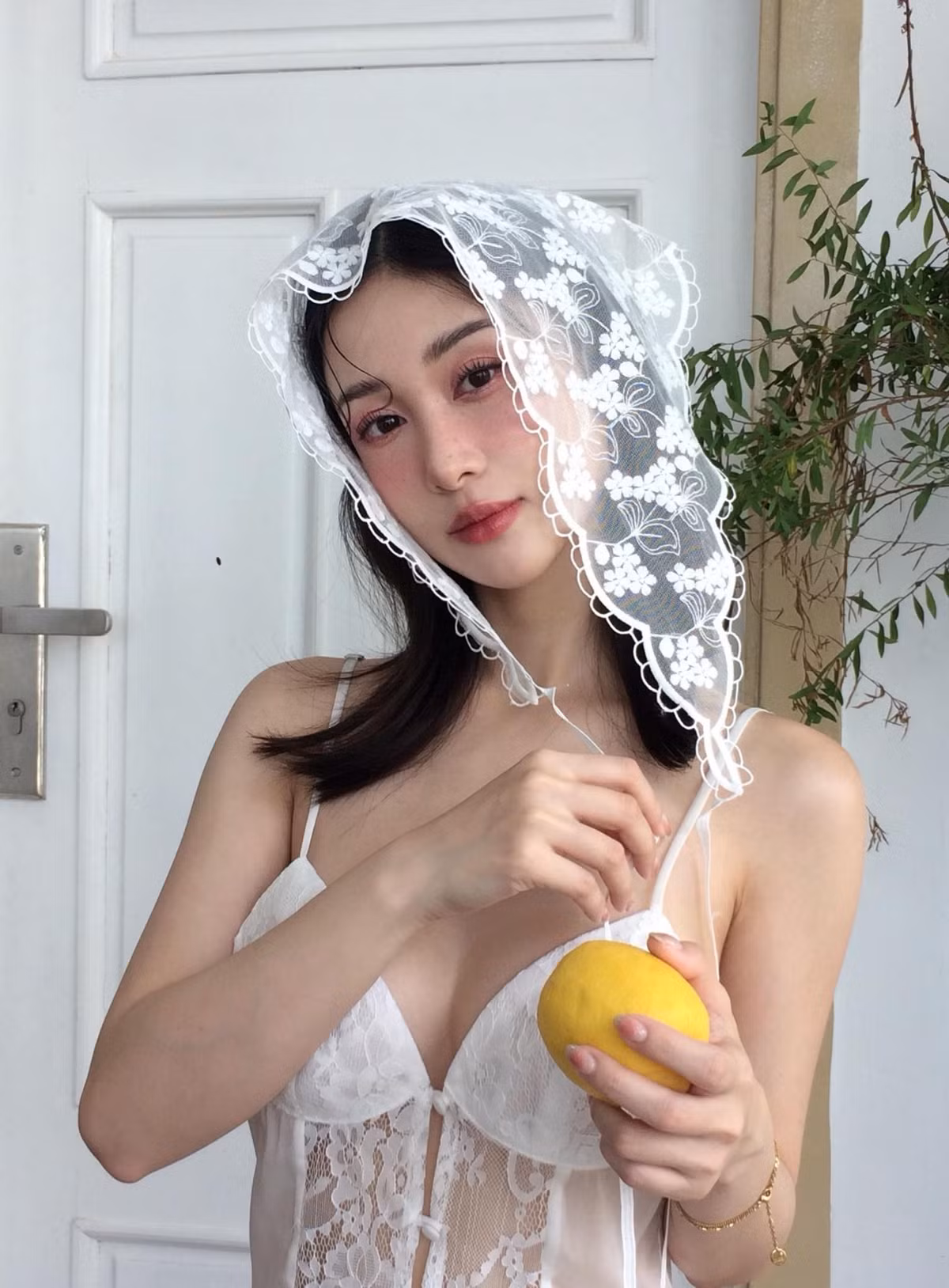 Từ một "nàng thơ" với vẻ đẹp trong trẻo, Jun Vũ đang ngày càng khẳng định hình ảnh một nghệ sĩ đa phong cách, trưởng thành và không ngại thử thách bản thân ở những concept ấn tượng hơn.