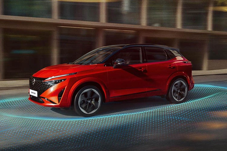 Hơn nữa, mẫu xe này cũng chuyển đổi năng lượng động học từ quá trình phanh thành năng lượng điện. Bạn có thể tiếp nhiên liệu tại bất kỳ trạm nào, không cần cắm sạc và đảm bảo khả năng vận hành hoàn toàn bằng điện, vì bánh xe luôn được dẫn động bởi động cơ điện.